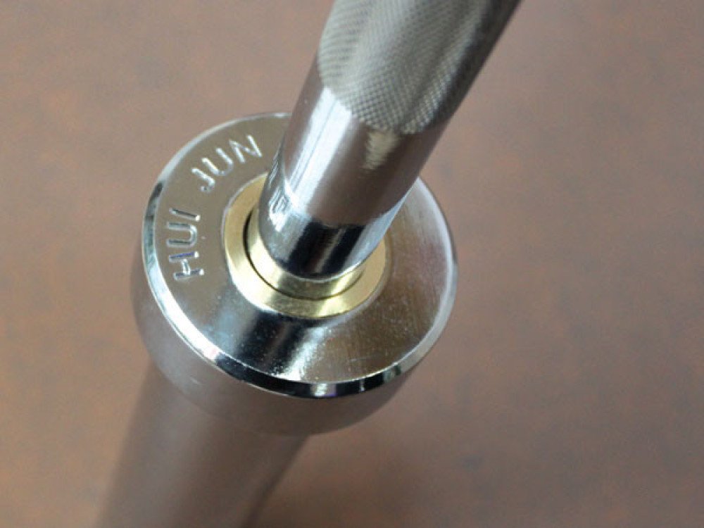 Barre d’haltères standard international pour hommes