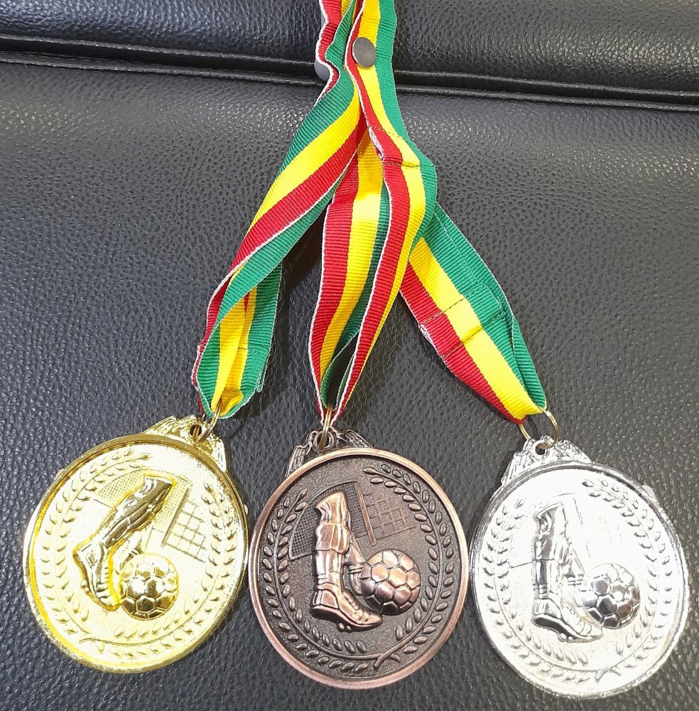 H2404270-G Medal FOOTBALLGold