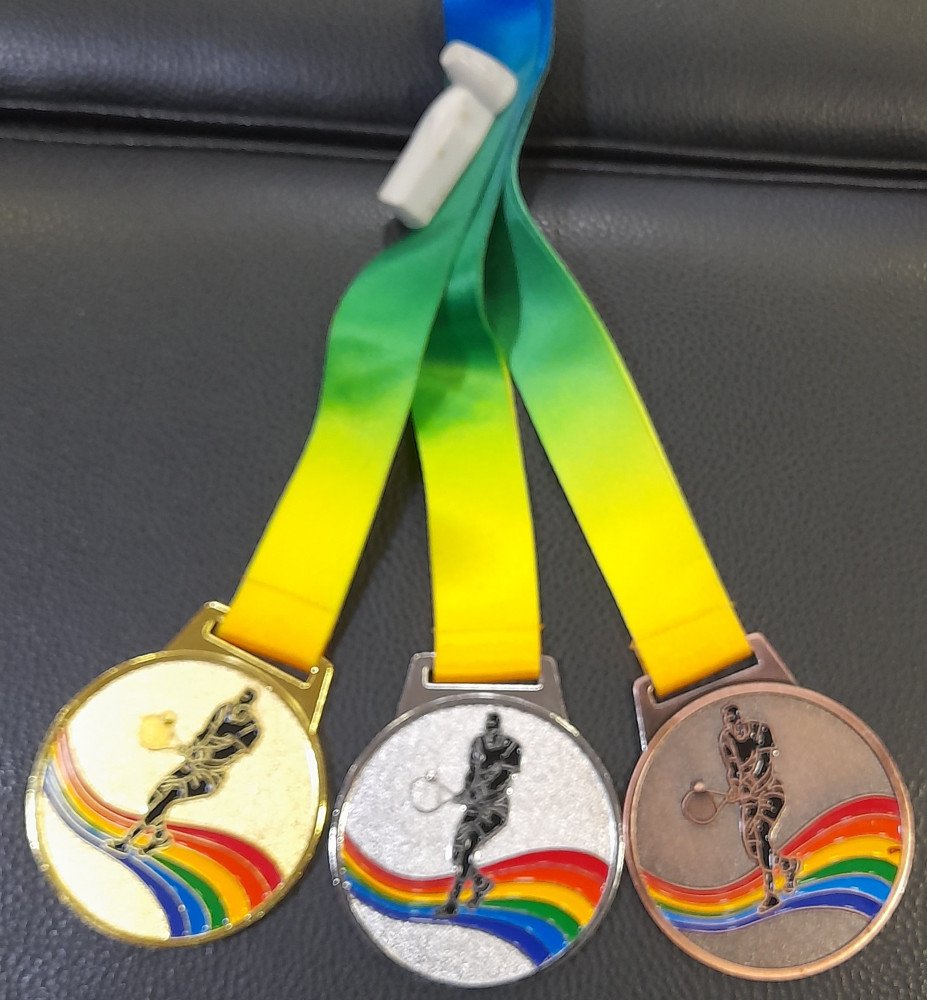 H24044282-G Medal TENNIS Gold