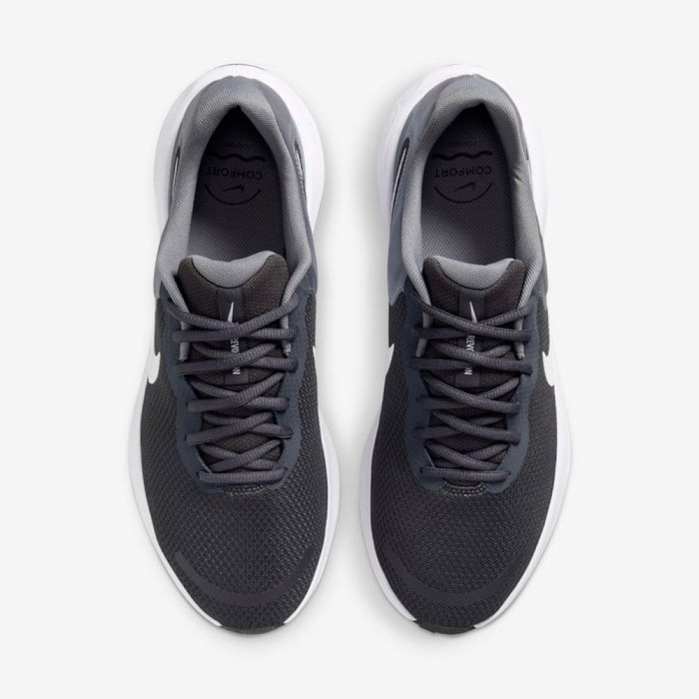 Nike Revolution 7