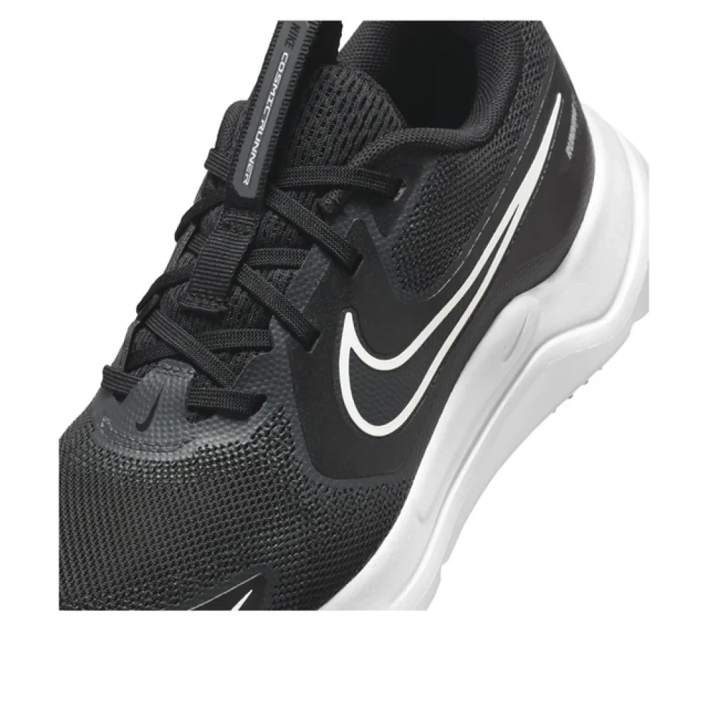 Nike Cosmic Runner