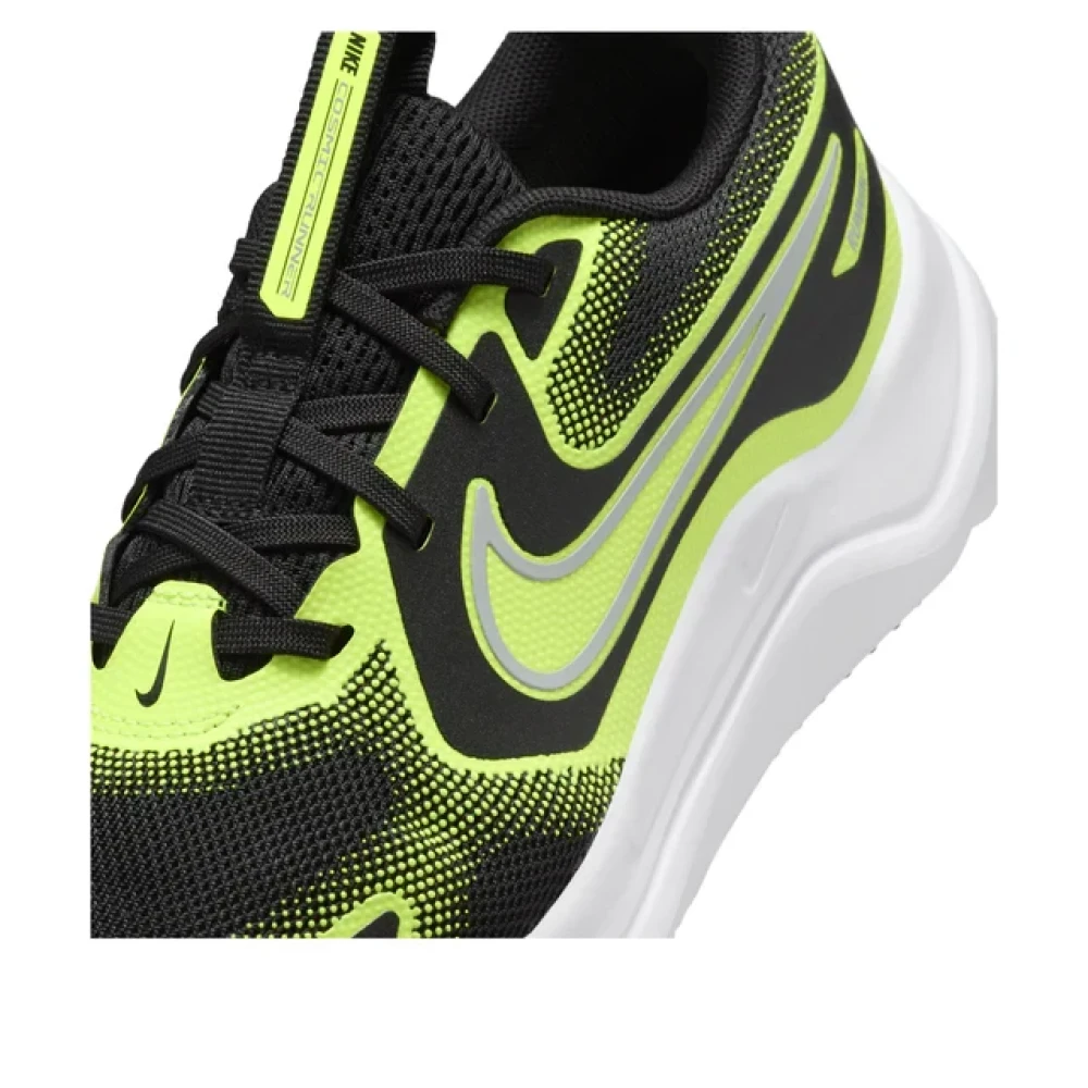 Nike Cosmic Runner