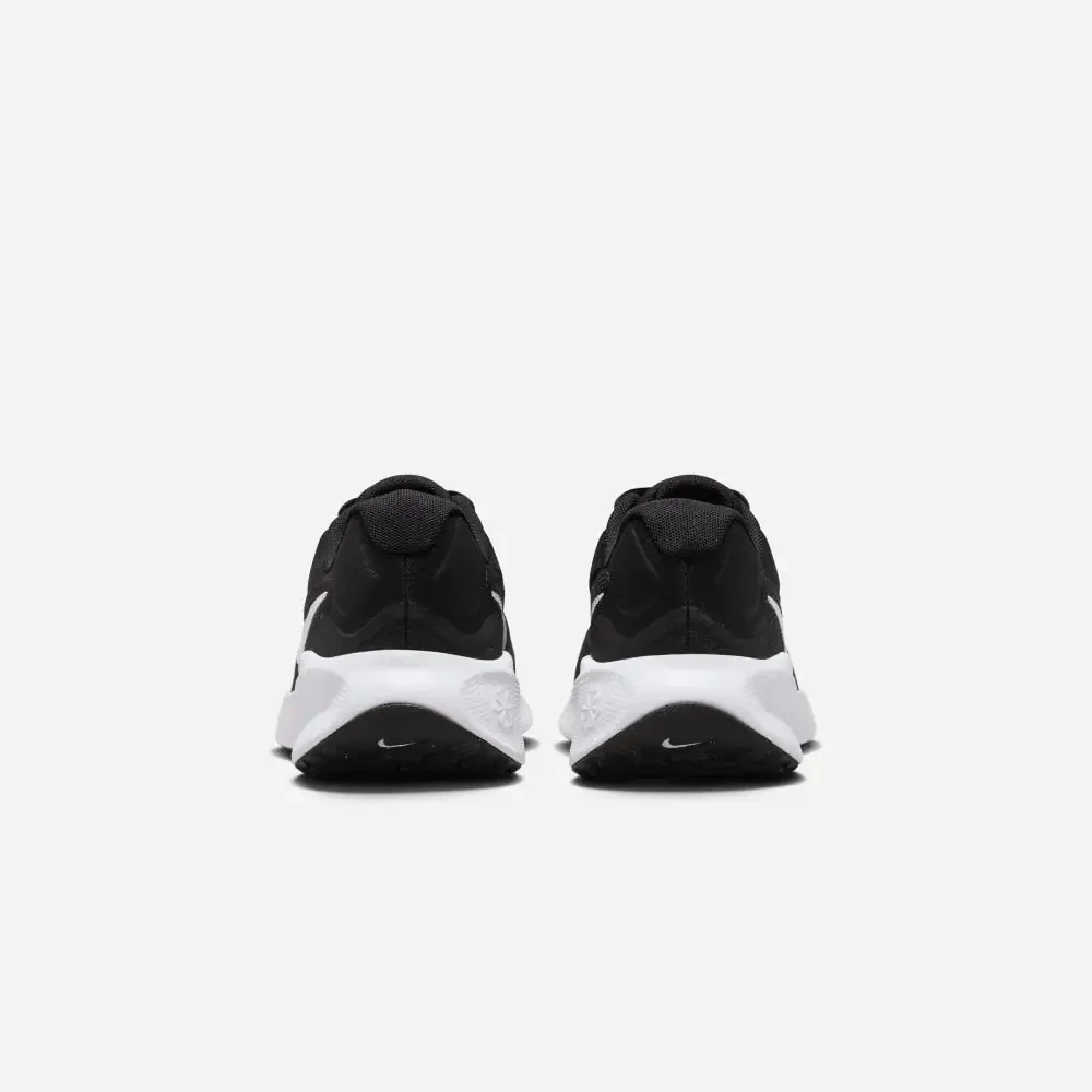 Nike Revolution 7